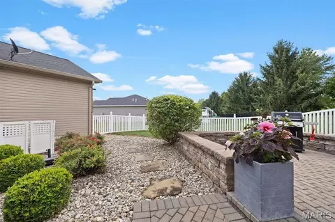 Exterior - 417 Marbleton Cir, O'fallon, IL 62269 photo 7 of 11
