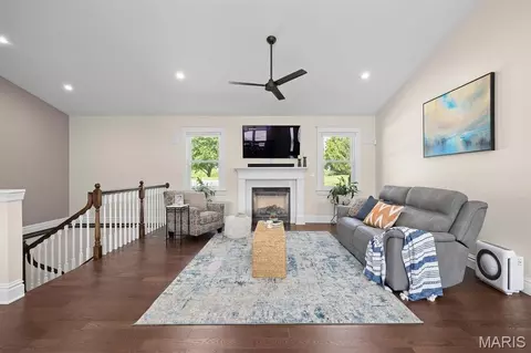 Living - 417 Marbleton Cir, O'fallon, IL 62269 photo 1 of 2
