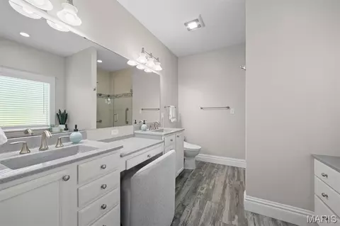 Bath - 417 Marbleton Cir, O'fallon, IL 62269 photo 2 of 4