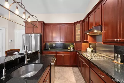 Kitchen - 417 Marbleton Cir, O'fallon, IL 62269 photo 3 of 5