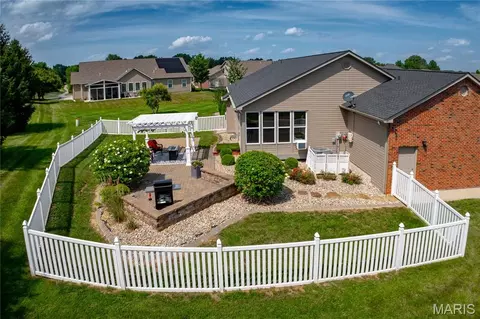 Exterior - 417 Marbleton Cir, O'fallon, IL 62269 photo 9 of 11