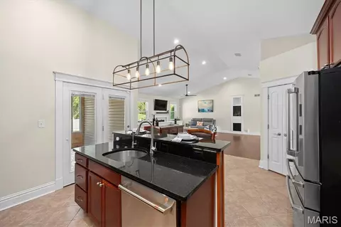 Kitchen - 417 Marbleton Cir, O'fallon, IL 62269 photo 5 of 5