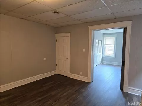Living - 548 Eiler St, Saint Louis, MO 63111 photo 6 of 9