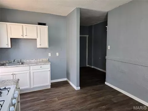 Entry Way - 548 Eiler St, Saint Louis, MO 63111 photo 2 of 2