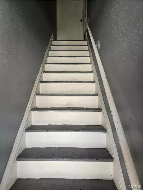 Entry Way - 548 Eiler St, Saint Louis, MO 63111 photo 1 of 2