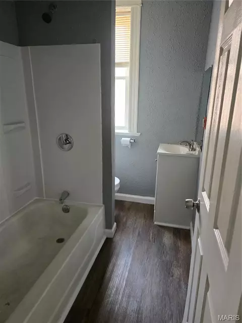 Bath - 548 Eiler St, Saint Louis, MO 63111 photo 2 of 2