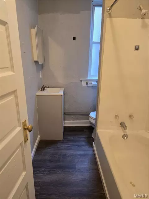 Bath - 548 Eiler St, Saint Louis, MO 63111 photo 1 of 2