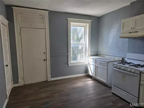 Kitchen - 548 Eiler St, Saint Louis, MO 63111 photo 2 of 3