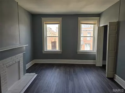 Living - 548 Eiler St, Saint Louis, MO 63111 photo 7 of 9
