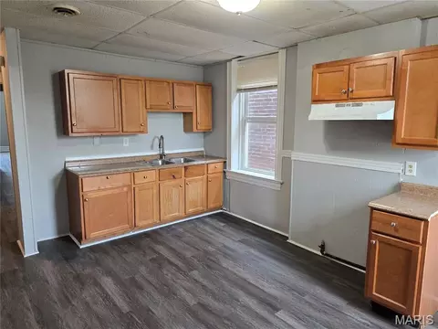 Kitchen - 548 Eiler St, Saint Louis, MO 63111 photo 1 of 3