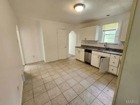 Kitchen - 3966 Kleinschmidt Anx, Arnold, MO 63010 photo 1 of 1