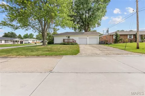 Exterior - 1205 Cypress Dr, O'fallon, MO 63366 photo 3 of 5