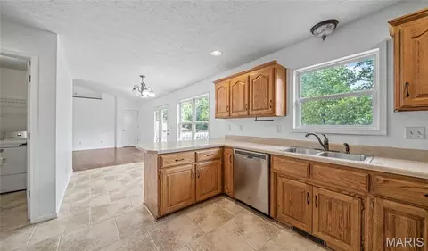 Kitchen - 162 Sawmill Rd, Saint Robert, MO 65584 photo 2 of 2
