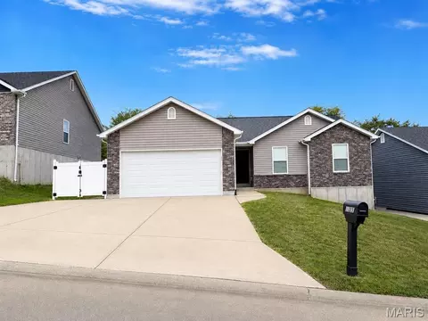 1387 Durham Dr, Herculaneum, MO 63048