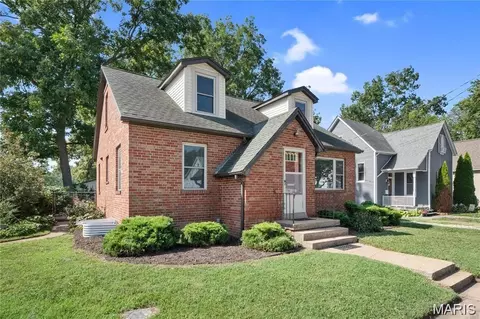 618 E Main St E, Mascoutah, IL 62258