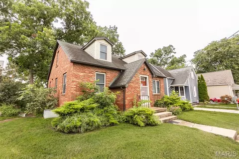 618 E Main St E, Mascoutah, IL 62258