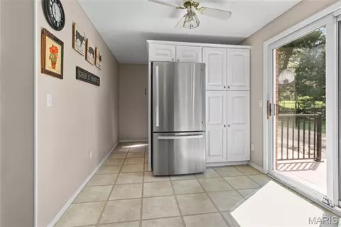 Kitchen - 480 Maymont Dr, Ballwin, MO 63011 photo 5 of 5