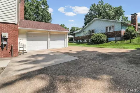 Exterior - 480 Maymont Dr, Ballwin, MO 63011 photo 8 of 9