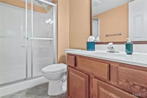 Bath - 480 Maymont Dr, Ballwin, MO 63011 photo 5 of 5