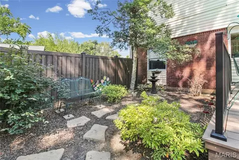 Exterior - 480 Maymont Dr, Ballwin, MO 63011 photo 7 of 9
