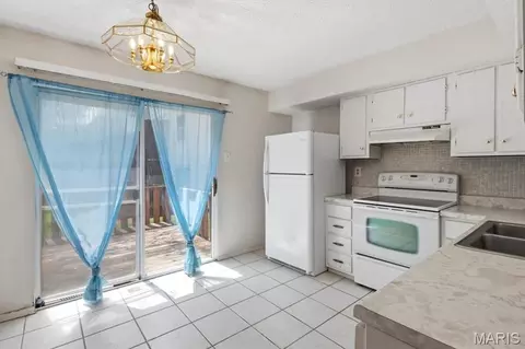 Kitchen - 2344 Hidden Meadow Ln, Ballwin, MO 63021 photo 1 of 3