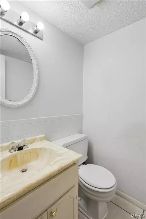 Bath - 2344 Hidden Meadow Ln, Ballwin, MO 63021 photo 1 of 3