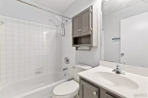 Bath - 341 Falcon Hill Dr, O'fallon, MO 63368 photo 2 of 3
