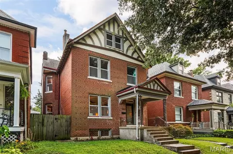 3662 Humphrey St, Saint Louis, MO 63116
