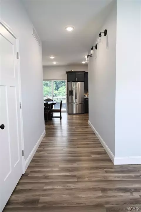 Entry Way - 15580 Top Dr, Saint Robert, MO 65584 photo 4 of 9