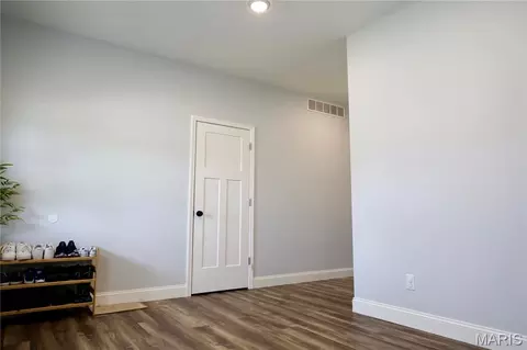 Entry Way - 15580 Top Dr, Saint Robert, MO 65584 photo 2 of 9