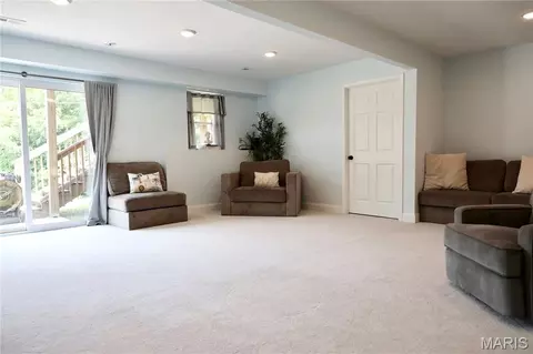 Living - 15580 Top Dr, Saint Robert, MO 65584 photo 2 of 3