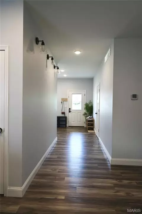 Entry Way - 15580 Top Dr, Saint Robert, MO 65584 photo 3 of 9