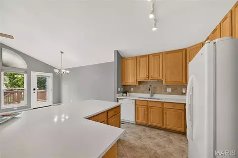 Kitchen - 249 Kildare Ct, O'fallon, MO 63366 photo 3 of 5