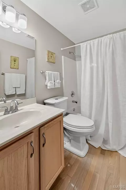 Bath - 249 Kildare Ct, O'fallon, MO 63366 photo 4 of 6