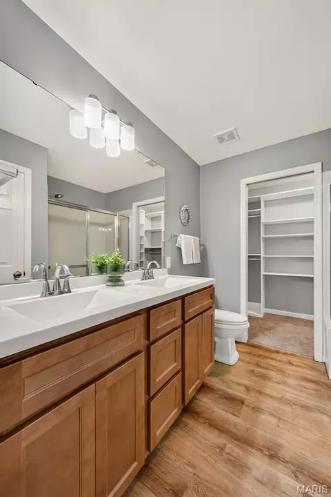 Bath - 249 Kildare Ct, O'fallon, MO 63366 photo 1 of 6