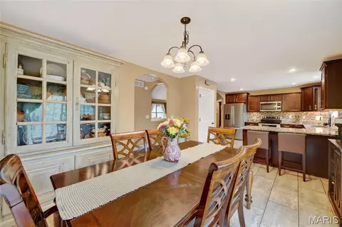 Dining - 131 Creek View Dr, Saint Robert, MO 65584 photo 4 of 4