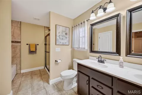 Bath - 131 Creek View Dr, Saint Robert, MO 65584 photo 2 of 9