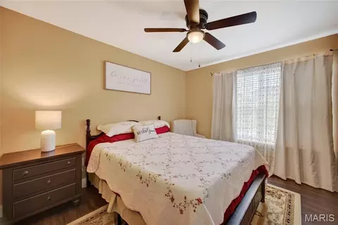 Bedroom - 131 Creek View Dr, Saint Robert, MO 65584 photo 4 of 7