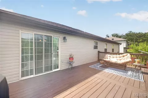 Exterior - 131 Creek View Dr, Saint Robert, MO 65584 photo 2 of 11