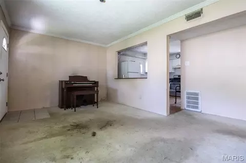 Living - 316 Lindy Blvd, Ballwin, MO 63021 photo 2 of 2