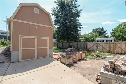 Exterior - 316 Lindy Blvd, Ballwin, MO 63021 photo 4 of 5