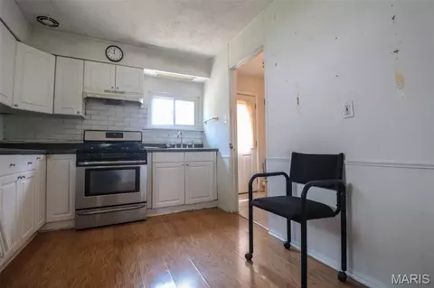 Kitchen - 316 Lindy Blvd, Ballwin, MO 63021 photo 2 of 2
