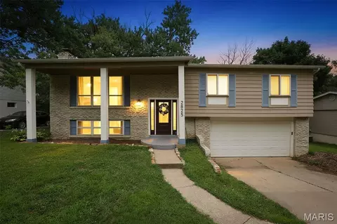 2825 Gettysburg Estates Dr, Saint Louis, MO 63129