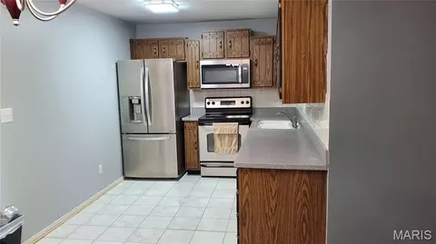 1332 Holgate Dr #G3, Ballwin, MO 63021 photo 2