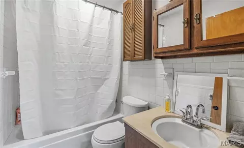 Bath - 14920 Dillon Outer Rd, Saint James, MO 65559 photo 1 of 2