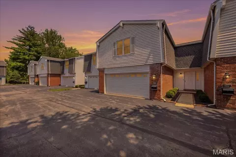 2174 Bantry Ct, Chesterfield, MO 63017