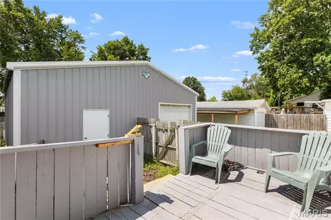 Exterior - 122 E Center St, Brighton, IL 62012 photo 4 of 7