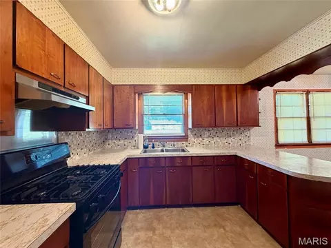 Kitchen - 576 E 2700 Ave, Ramsey, IL 62080 photo 1 of 2