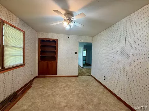 Living - 576 E 2700 Ave, Ramsey, IL 62080 photo 2 of 3