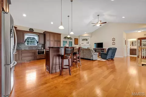 Kitchen - 401 Briarcliff Dr, Waterloo, IL 62298 photo 1 of 5